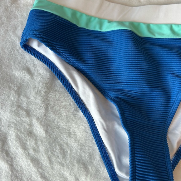 Cupshe Blue and White Women's Swim Two piece Medium NWT - Picture 4 of 6